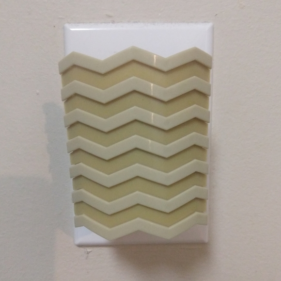 Yankee Candle 2 Tonal Chevron Scent Plug Base - Picture 7 of 8